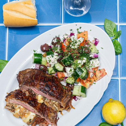 VACÍO RELLENO CON ENSALADA GRIEGA