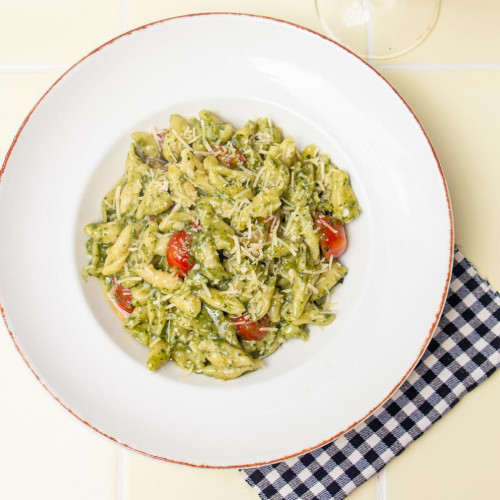 CAVATELLI CON PESTO DE ALBAHACA