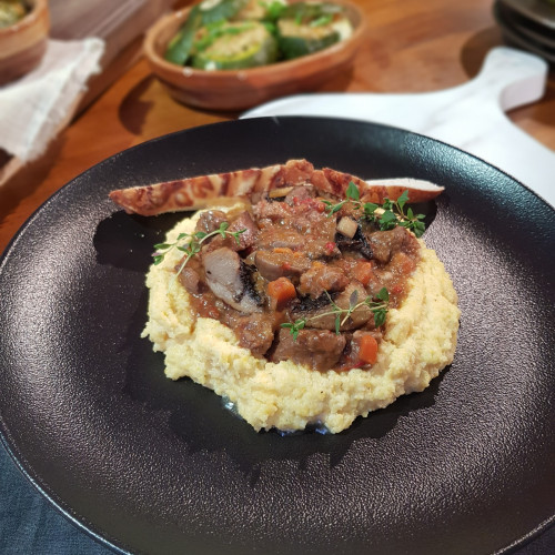 Ragout de cordero con polenta