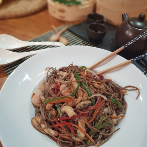 Pasta al wok con vegetales