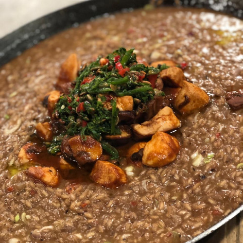 Risotto de pollo y hongos