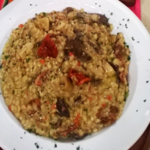 Risotto de cebada y hongos de pino