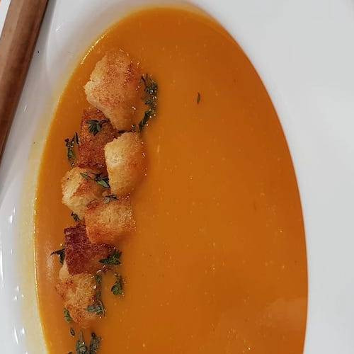 Sopa calabaza, ajo y jengibre