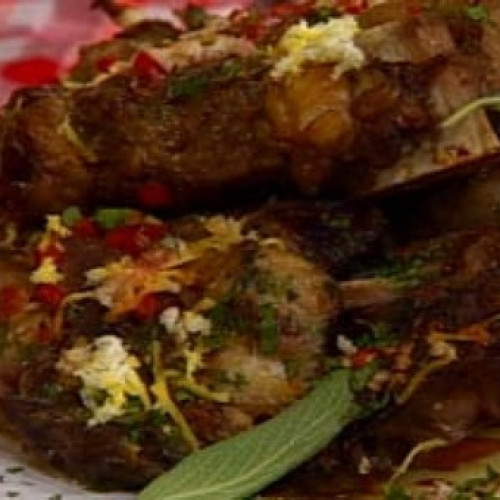 Tiernísima falda a la vinagreta y ensalada con faina, ahorrá comiendo rico.