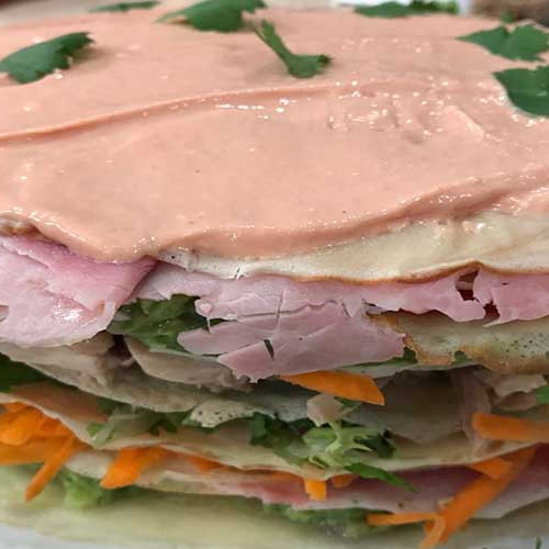 Torre fría de pollo con guacamole