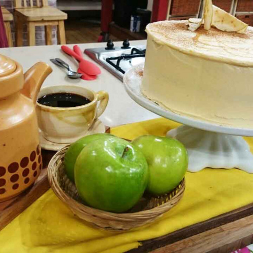 Torta de manzanas y crema de caramelo