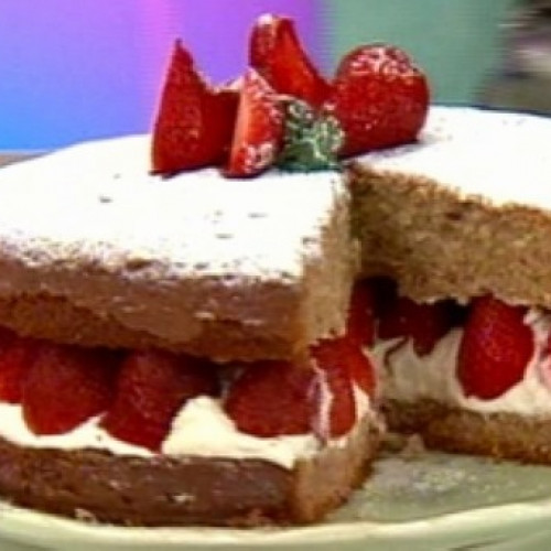 Torta de mermelada con frutillas y crema