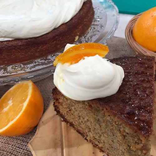 Torta de naranjas, oliva y almíbar de miel