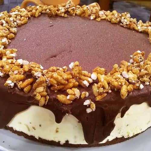 Torta helada de sambayón, praliné y dulce de leche