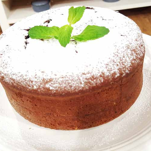 Torta volcán con corazón de chocolate fundido