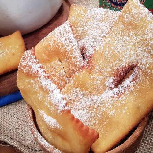 Tortas fritas con sabor a limón