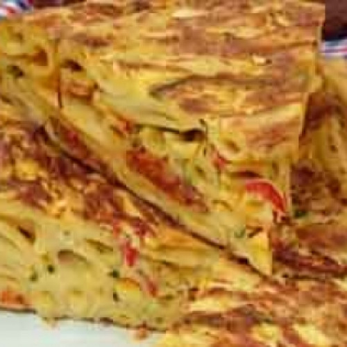 Tortilla de fideos reciclada