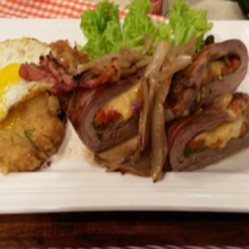 Vacío relleno al horno con papas rosti