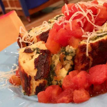 Arrollados suflé de queso, espinaca y tomate