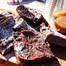 Brownie marmolado con dulce de leche