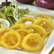 Cornalitos y rabas con mayonesa de ajo