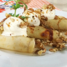 Crepes de manzana al torrontés con helado