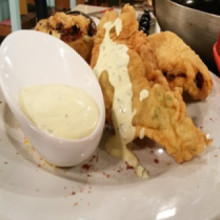 Escalopes a la marinera con papas rellenas