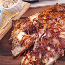 Matambre a la leche a la pizza con puré de batatas