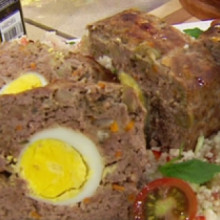 Pan de carne con tabule de coliflor