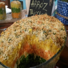 Pastel de arroz tricolor frío