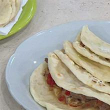 Piadinas rellenas de cuadril y mozzarella