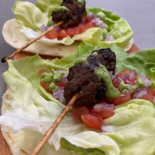 PINCHOS DE CARNE ESPECIADA