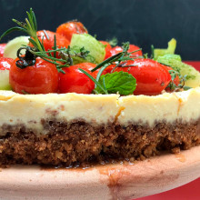 CHEESECAKE CON TOMATES CONFITADOS