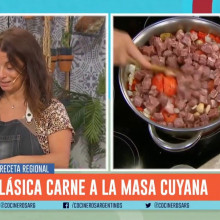 CARNE AL TOMATICÁN Y VINO TINTO