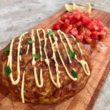 TORTILLA DE PAPAS, CEBOLLA E HINOJO