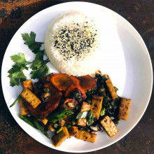 SALTEADO DE TOFU Y ARROZ PARA SUSHI