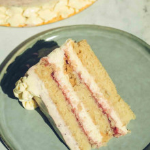 TORTA DE COCO Y FRAMBUESA