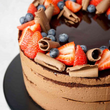 TORTA GOLOSA DE CHOCOLATE Y FRUTOS ROJOS