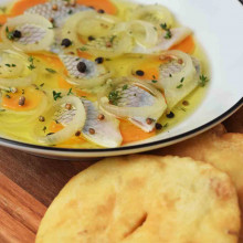 ESCABECHE DE PEJERREY CON TORTA FRITAS