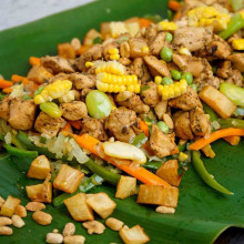 SALTEADO DE POLLO CON MANDIOCA