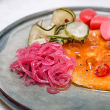 PICKLES DE PEPINO, CEBOLLA Y LIMÓN