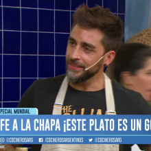 BIFES A LA CHAPA CON PAPINES, HONGOS Y CHERRYS