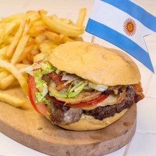 SUPER HAMBURGUESAS DE CUATRO GUSTOS