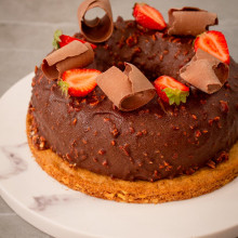 TORTA MOUSSE DE CHOCOLATE Y MANÍ