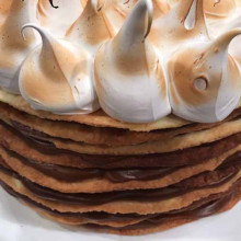 Rogel de 7 pisos con merengue al microondas