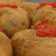 Sabores explosivos!!! Bombas de carne y salsa blanca.