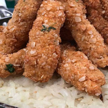 Solomillo crocante frito con arroz