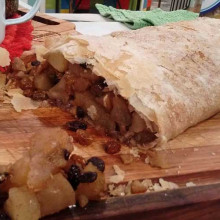 Strudel de manzana al vino blanco