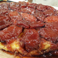 Tarta tatín de membrillos con ganache de chocolate blanco y yogur