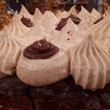 Torta brownie con crema de manteca de café