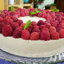 Torta de  peras y frambuesas