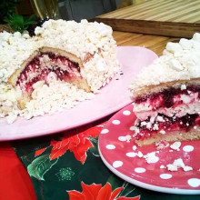 Torta merengada de frutos rojos
